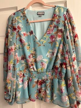 SAM&JESS Floral Peplum V-Neck Blouse in Aqua